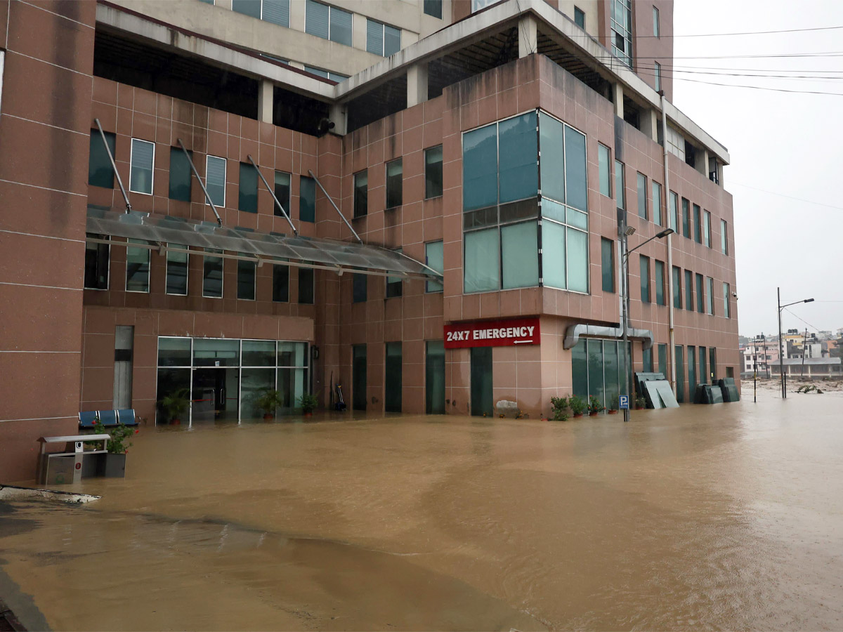 खोलामा सहर : बाढीको बबन्डर