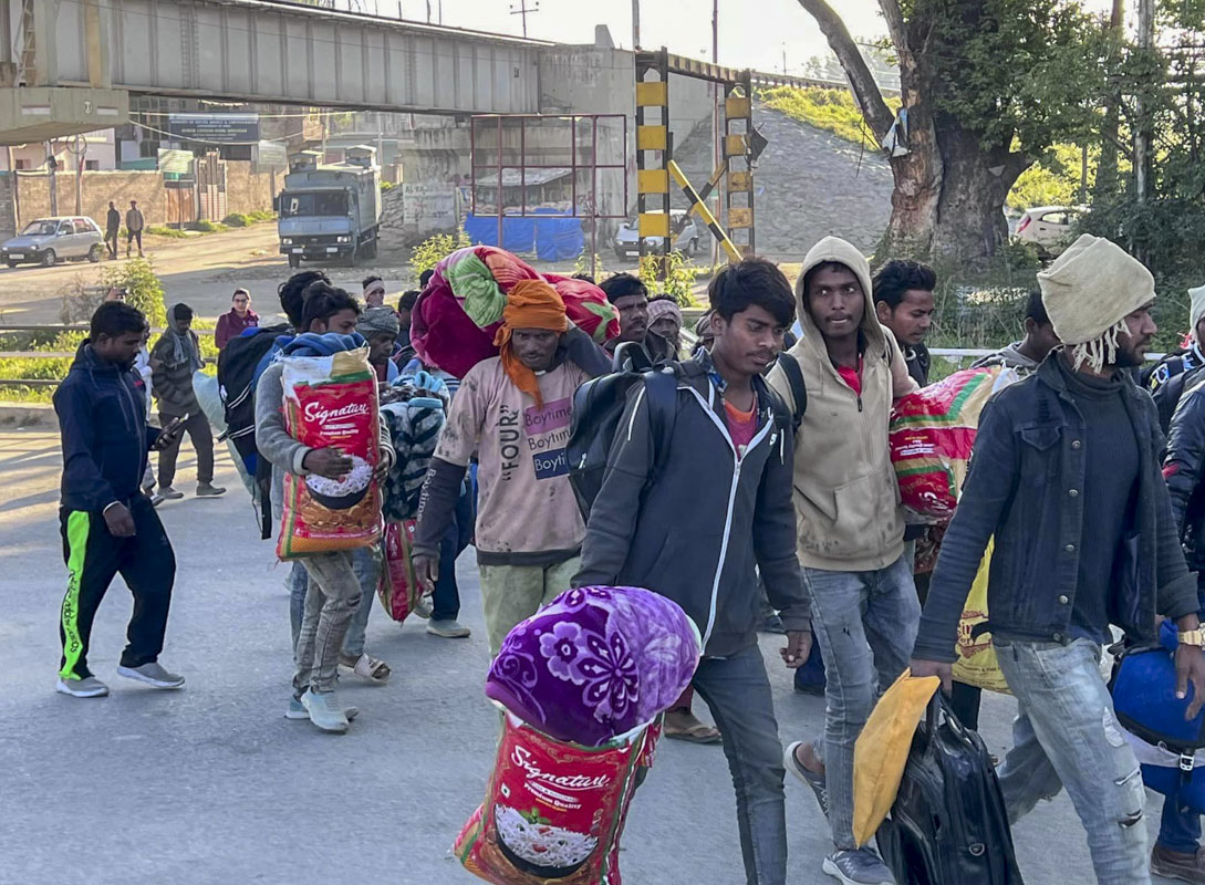 भारतीय दलालको चंगुलमा नेपाली श्रमिक