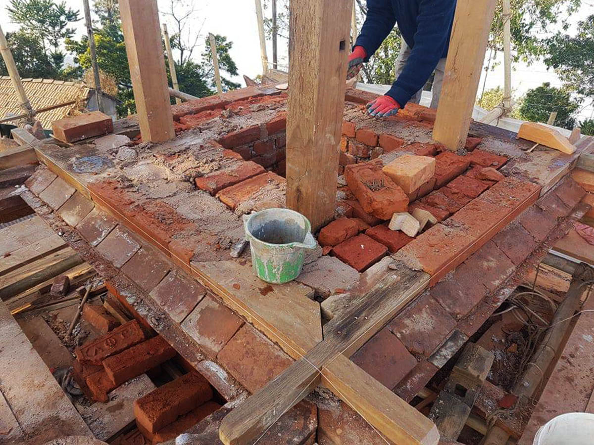 लिच्छविकालीन मन्दिरमा आधुनिक इँटा, पुरातत्त्व विभागबाटै सम्पदा जोखिममा